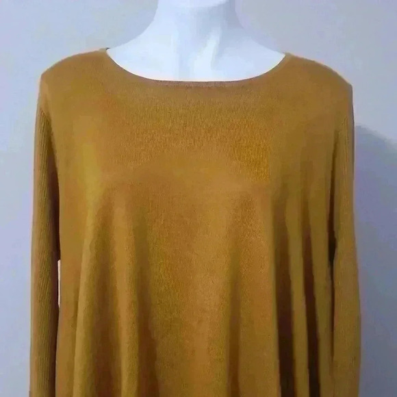 Cyrus Sharkbite Hem Tunic Sweater - Picture 6 of 8